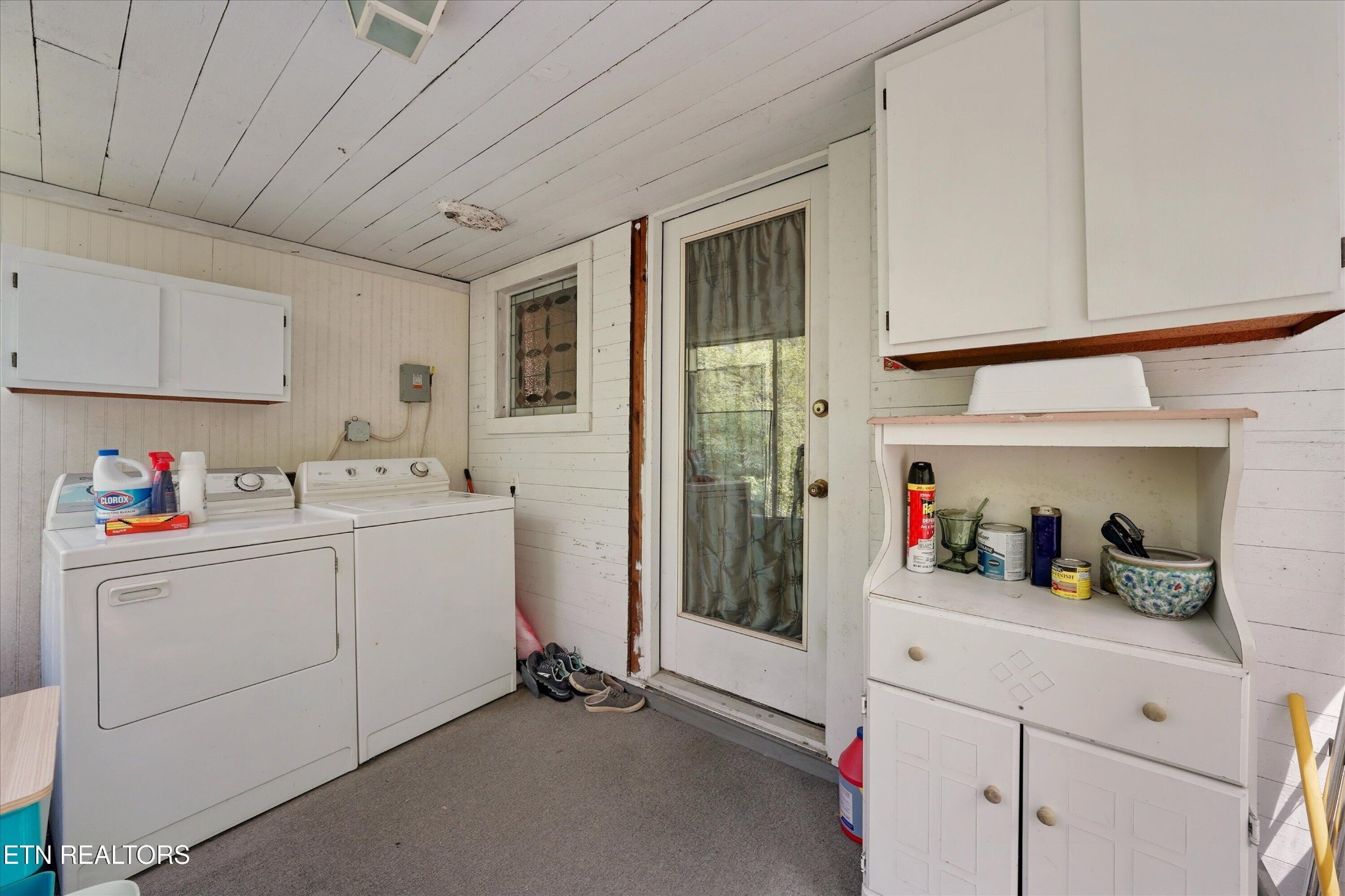 315 Laurel Hollow Road Clinton, TN 37716 - Photo 20 of 40 a utility room with cabinets washer and dryer