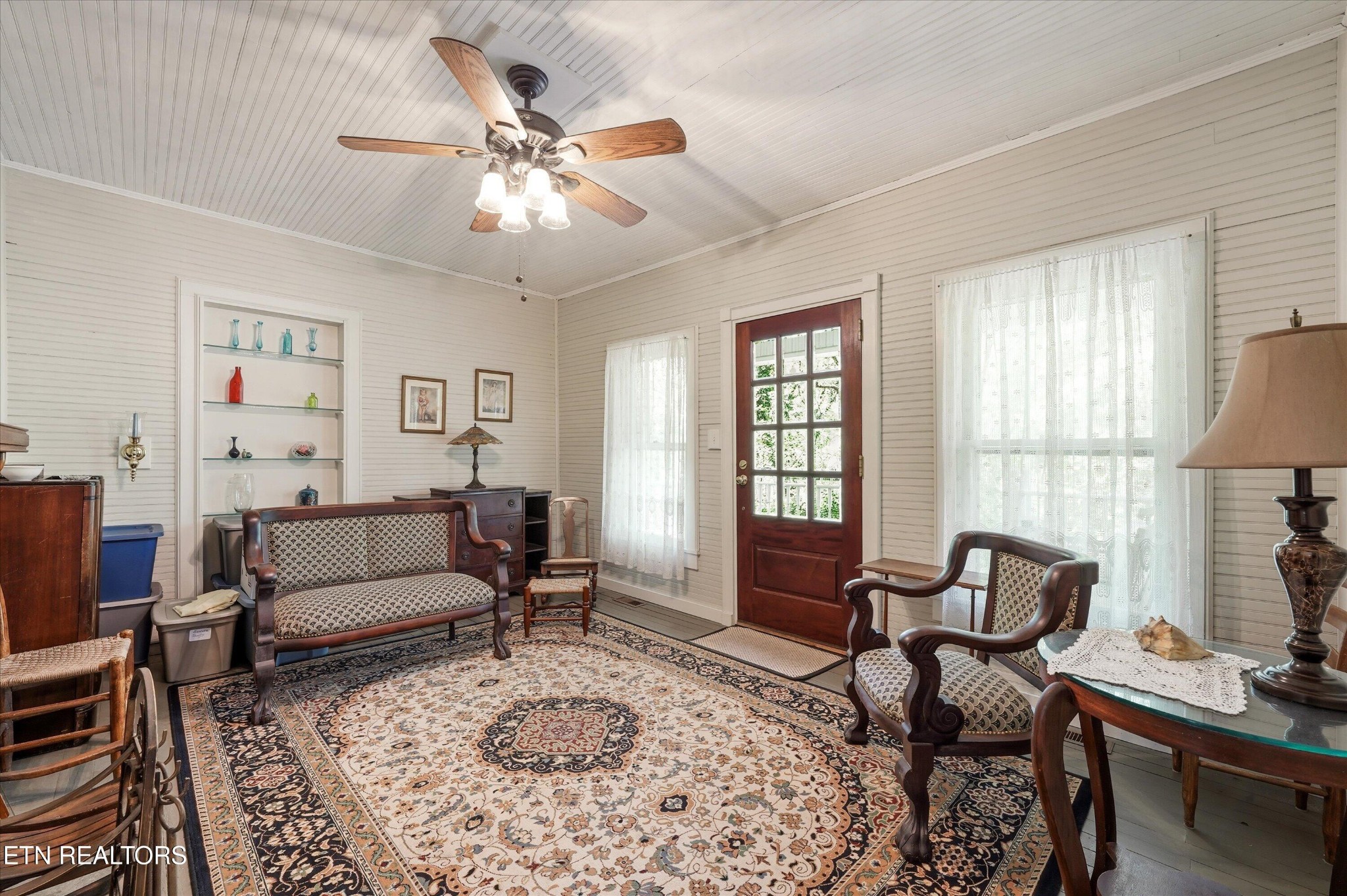315 Laurel Hollow Road Clinton, TN 37716 - Photo 4 of 40 a living room with furniture and a large window