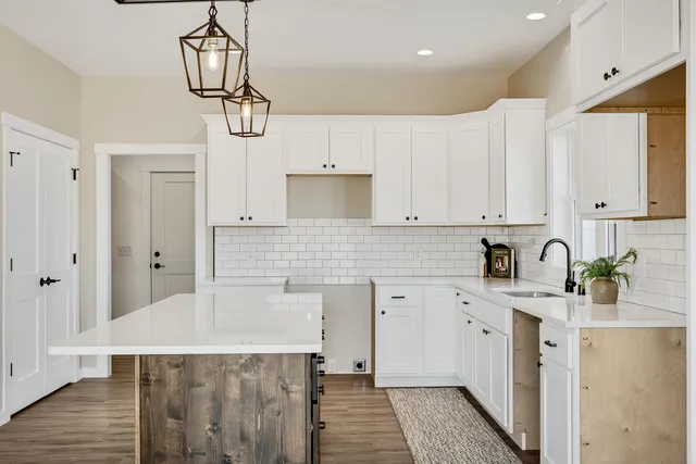 $495,000 | 845 Crockett Drive, Holmen, WI 54636