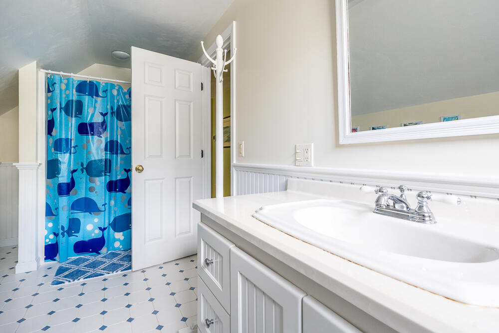 67 Spy Glass Hill Road Barnstable, MA 02675 - Photo 29 of 43 upperbath2