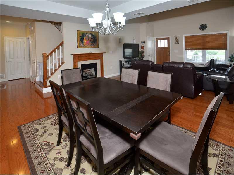 230 Berkeley Way, Unit A Monroeville, PA 15146 - Photo 8 of 25 Dining Room.
