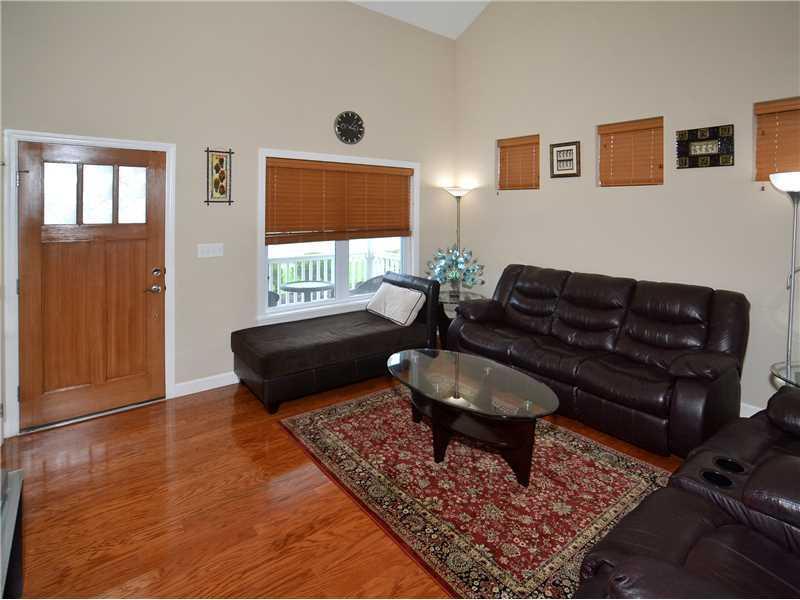 230 Berkeley Way, Unit A Monroeville, PA 15146 - Photo 10 of 25 Living Room.