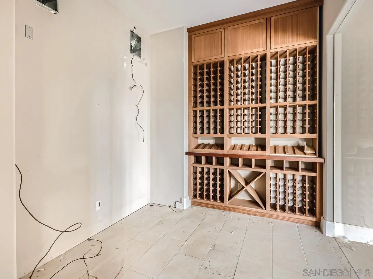 18214 Avenida Apice Escondido, CA 92029 - Photo 11 of 26 a view of locker room