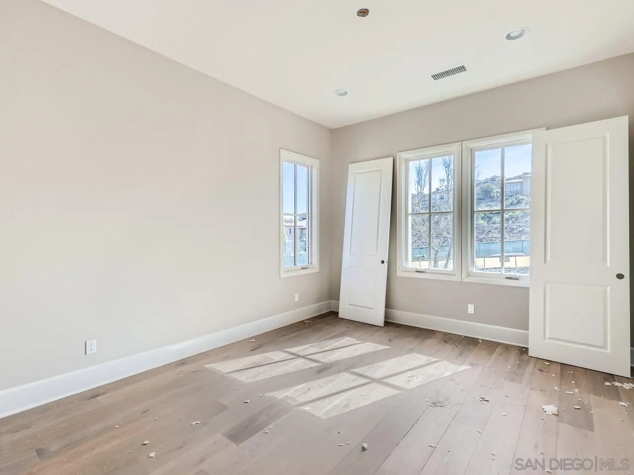 18214 Avenida Apice Escondido, CA 92029 - Photo 20 of 26 an empty room with windows