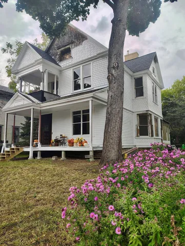 $185,000 | 210 East Wabasha Street, Winona, MN 55987