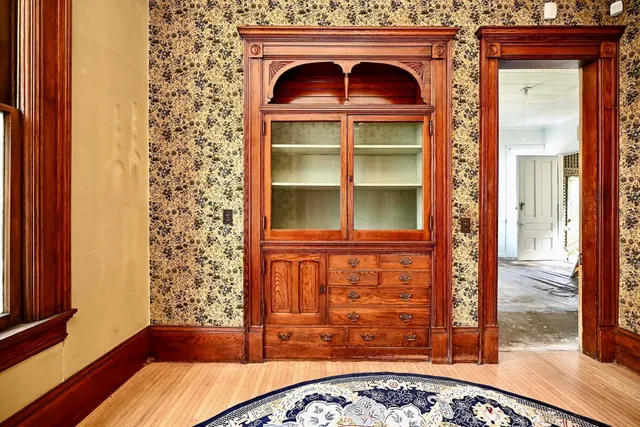 $185,000 | 210 East Wabasha Street, Winona, MN 55987