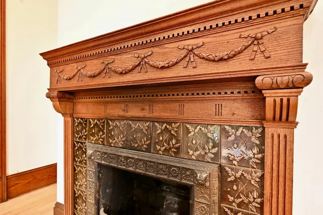 $185,000 | 210 East Wabasha Street, Winona, MN 55987