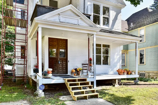 $185,000 | 210 East Wabasha Street, Winona, MN 55987