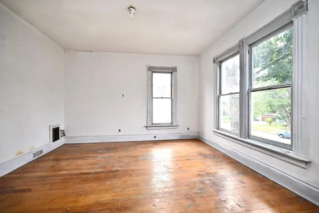 $185,000 | 210 East Wabasha Street, Winona, MN 55987