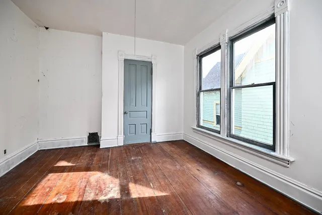 $185,000 | 210 East Wabasha Street, Winona, MN 55987