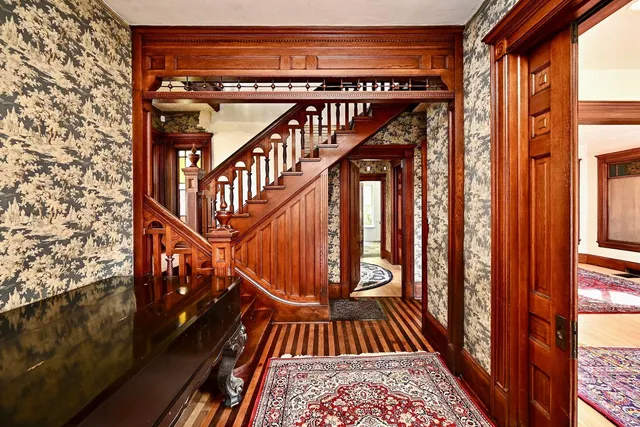 $185,000 | 210 East Wabasha Street, Winona, MN 55987