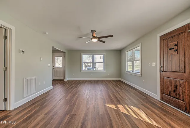 $262,900 | 3760 Weaver Pike, Bristol, TN 37620