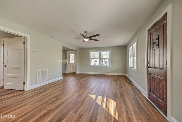 $262,900 | 3760 Weaver Pike, Bristol, TN 37620