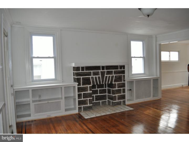 111 Harvin Road Upper Darby, PA 19082 - Photo 3 of 19 Living Room