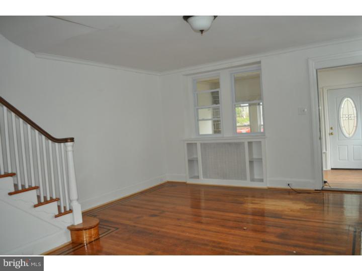 111 Harvin Road Upper Darby, PA 19082 - Photo 4 of 19 Living Room