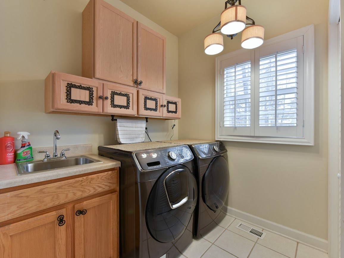 117 Grey Fox Court Streamwood, IL 60107 - Photo 24 of 31 a utility room with closet dryer and washer