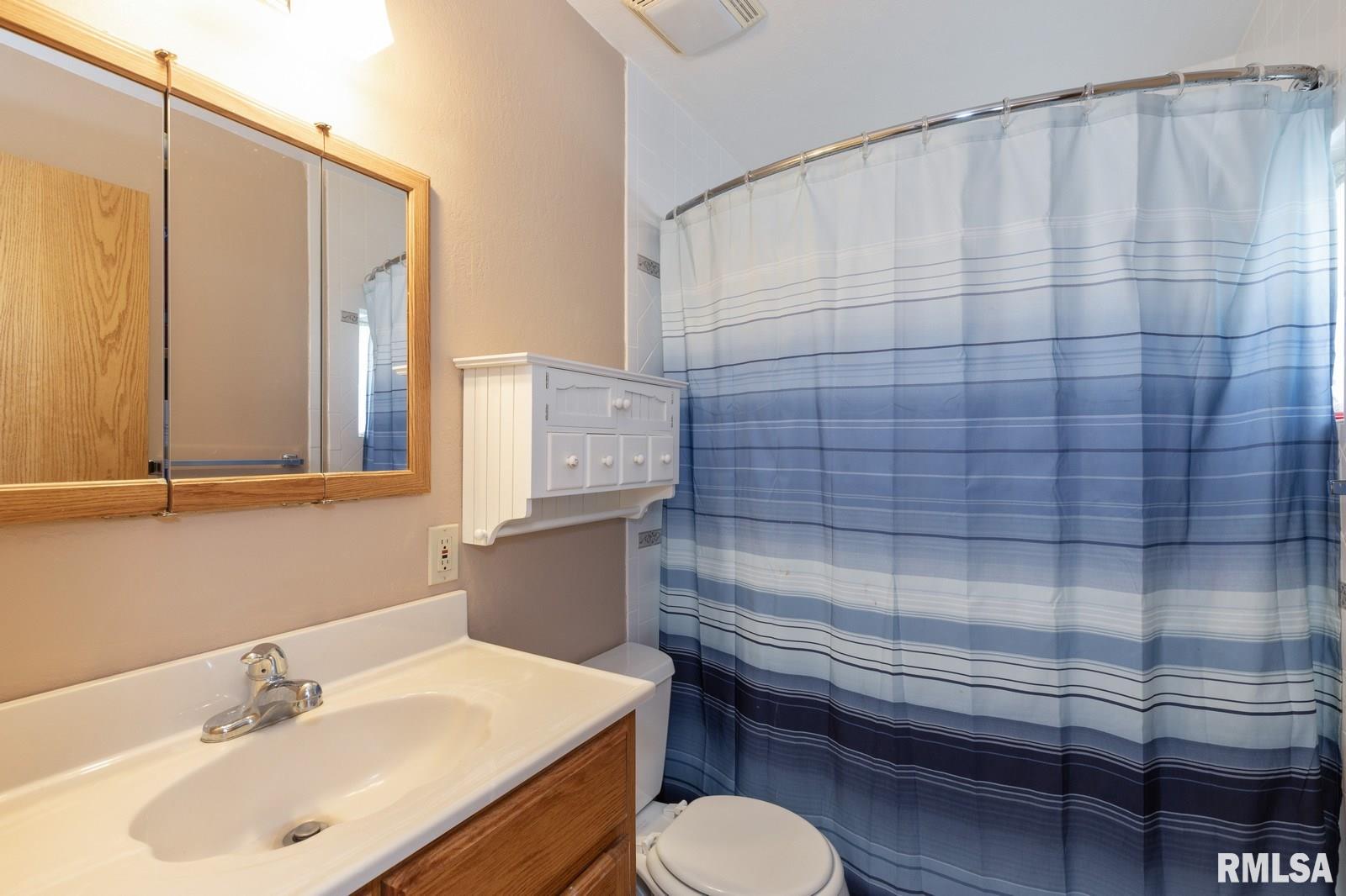 2344 North 7th Street Clinton, IA 52732 - Photo 11 of 16 Gallery Image 11