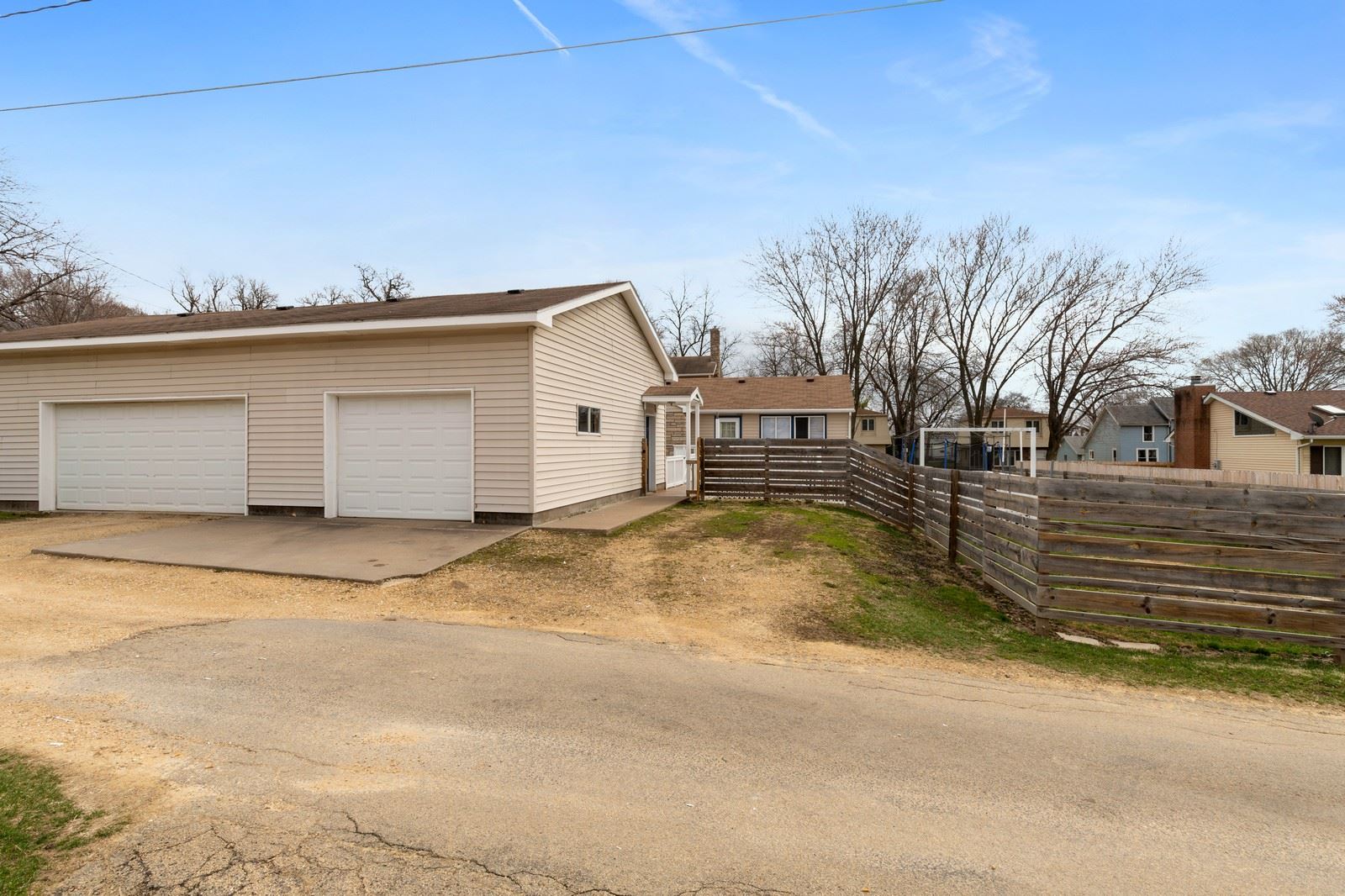 2344 North 7th Street Clinton, IA 52732 - Photo 3 of 16 Gallery Image 3