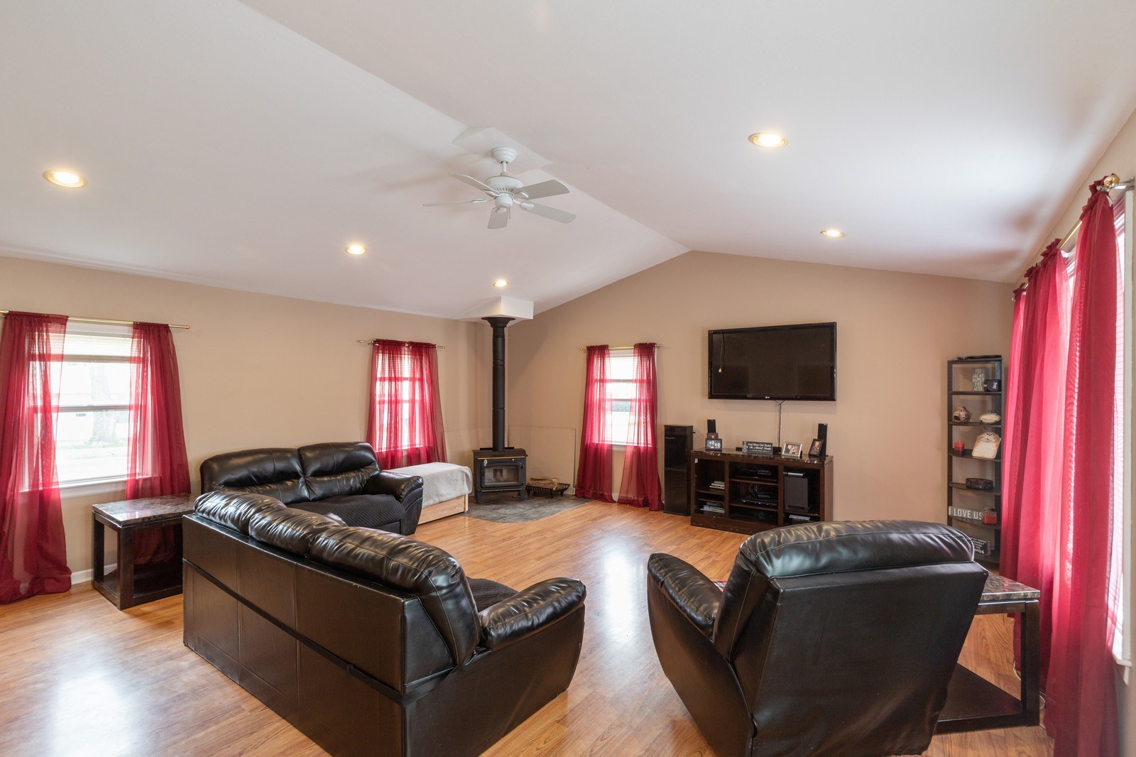 2344 North 7th Street Clinton, IA 52732 - Photo 9 of 16 Gallery Image 9