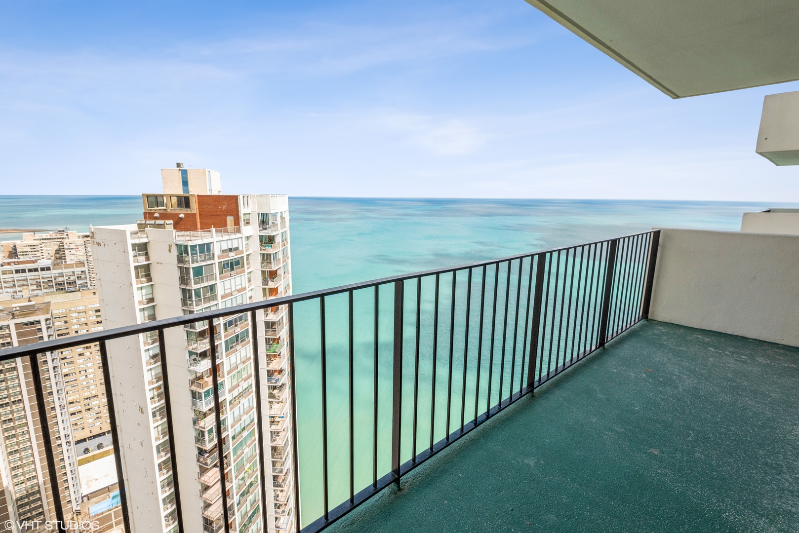 6033 North Sheridan Road, Unit 43D Chicago, IL 60660 - Photo 15 of 16 a view of city from balcony