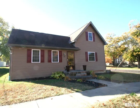$170,000 | 111 West Fast Avenue, Mackinaw, IL 61755
