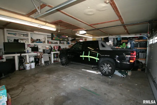 $184,900 | 111 West Fast Avenue, Mackinaw, IL 61755