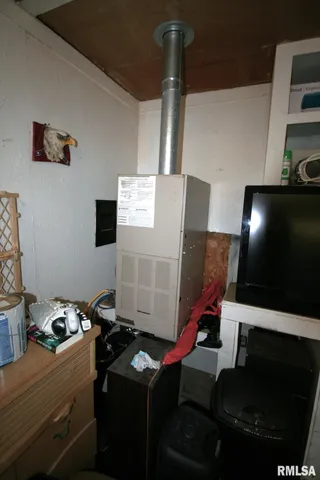 $184,900 | 111 West Fast Avenue, Mackinaw, IL 61755