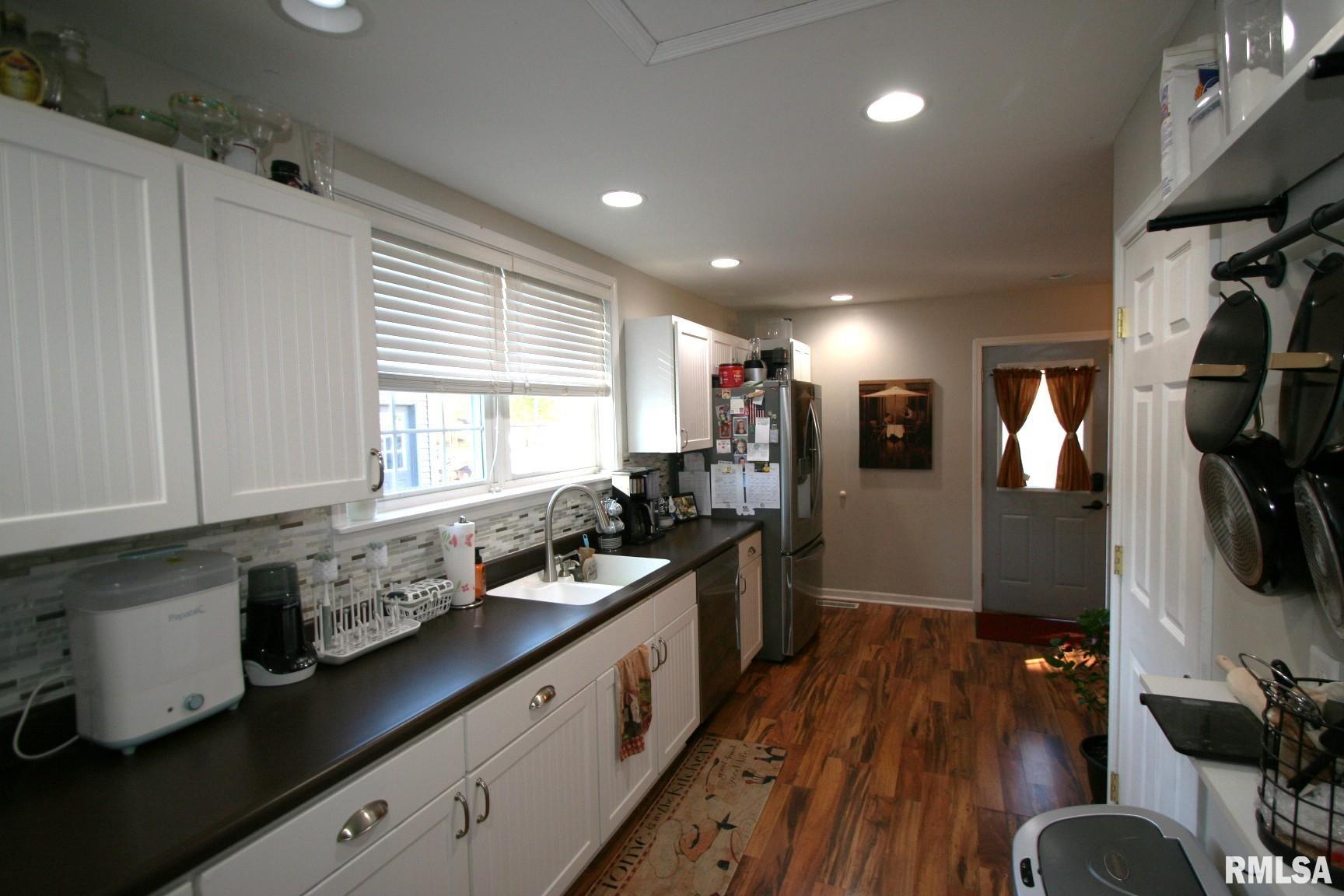 111 West Fast Avenue Mackinaw, IL 61755 - Photo 4 of 24