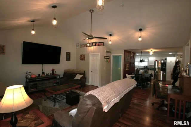 $184,900 | 111 West Fast Avenue, Mackinaw, IL 61755