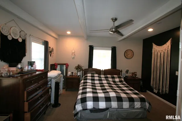 $184,900 | 111 West Fast Avenue, Mackinaw, IL 61755