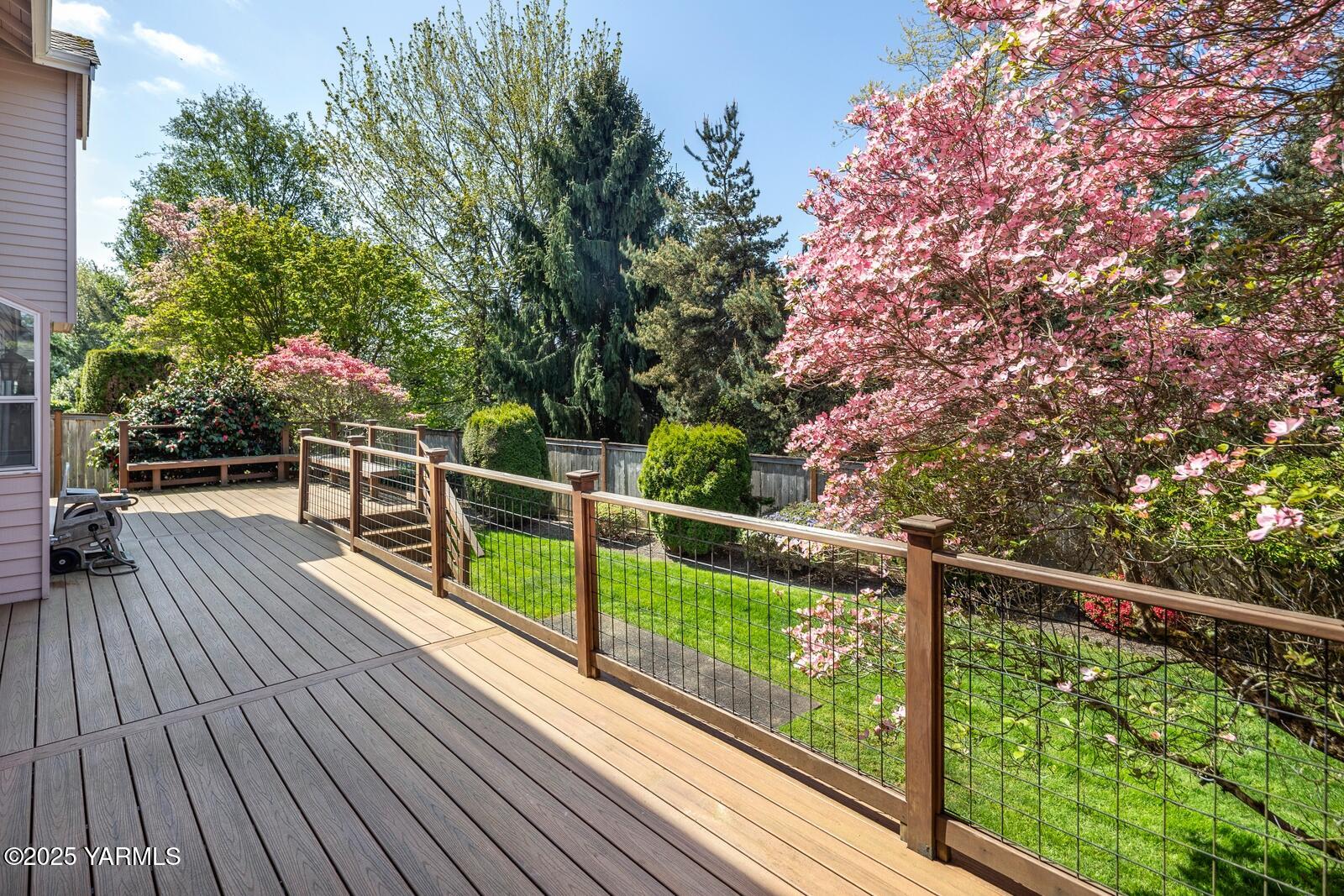 23812 21st Drive Southeast, Unit SE Bothell, WA 98021 - Photo 30 of 37 a view of balcony with furniture