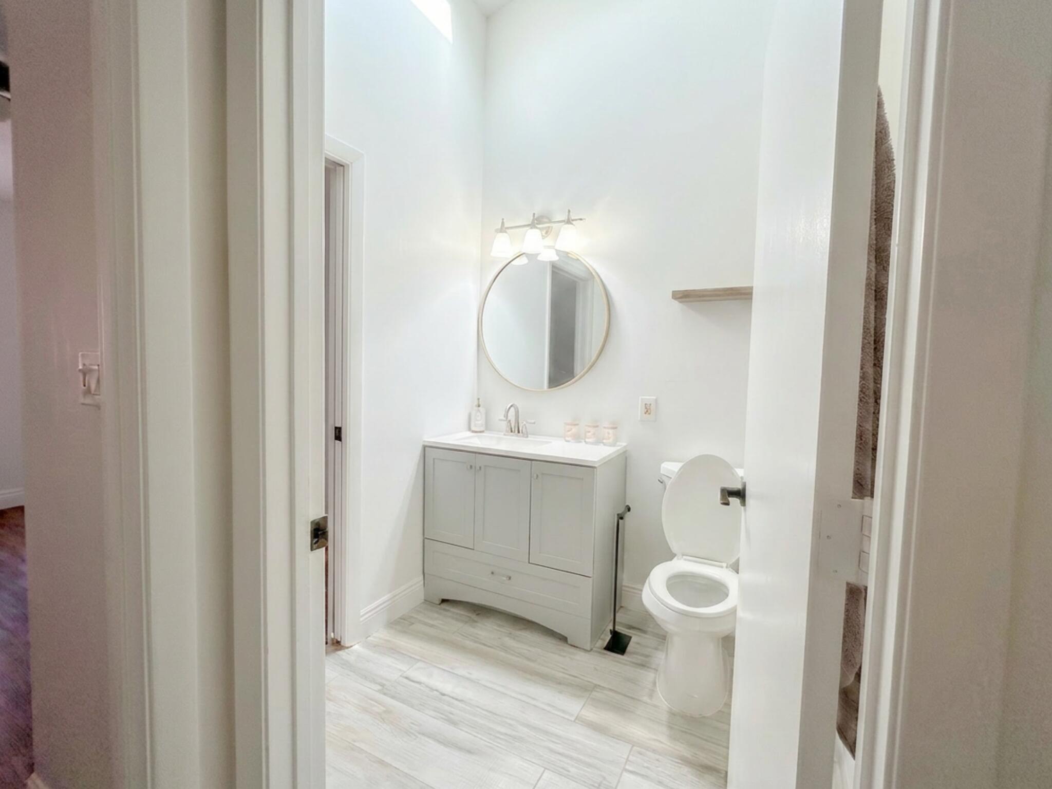 6207 Old Court Road, Unit 604 Boca Raton, FL 33433 - Photo 11 of 18 Bathroom 1