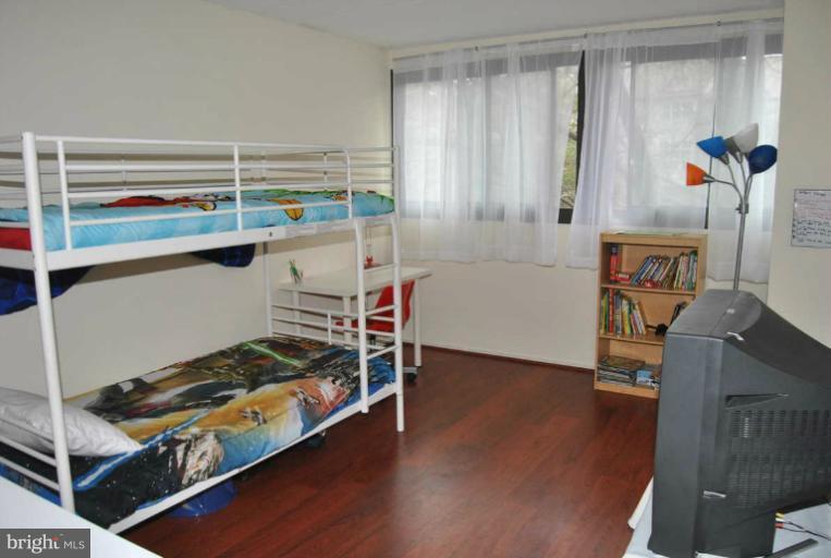 5911 Edsall Road, Unit 313 Alexandria, VA 22304 - Photo 10 of 16 Bedroom