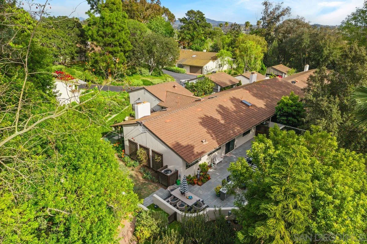 16902 Via De Santa Fe, Unit 4 Rancho Santa Fe, CA 92091 - Photo 2 of 37