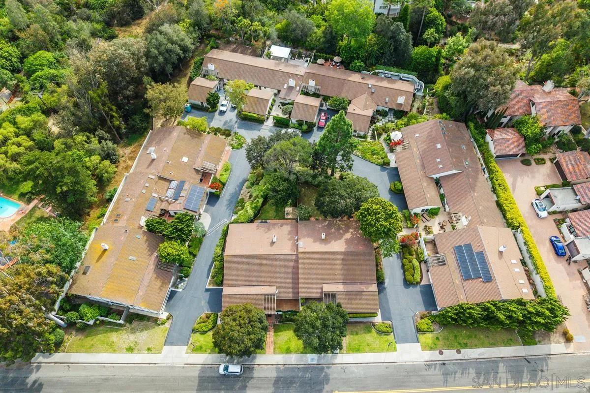 16902 Via De Santa Fe, Unit 4 Rancho Santa Fe, CA 92091 - Photo 27 of 37