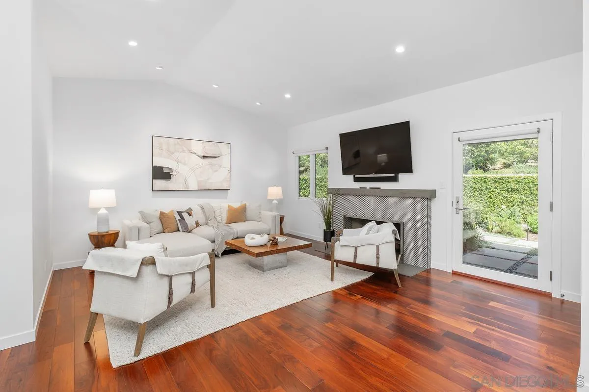 16902 Via De Santa Fe, Unit 4 Rancho Santa Fe, CA 92091 - Photo 9 of 37