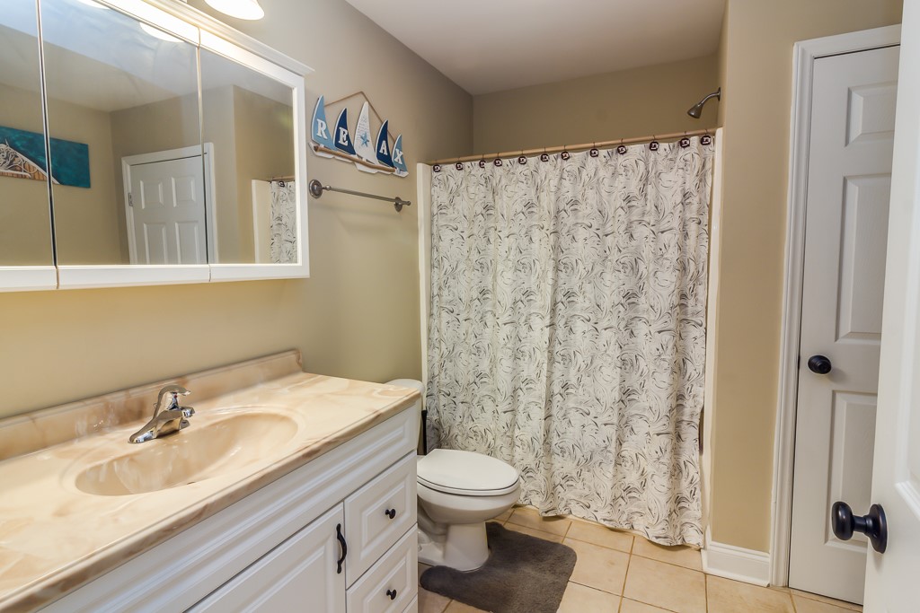 107 Veranda Circle Pendleton, SC 29670 - Photo 12 of 23 Full hallway bathroom/large