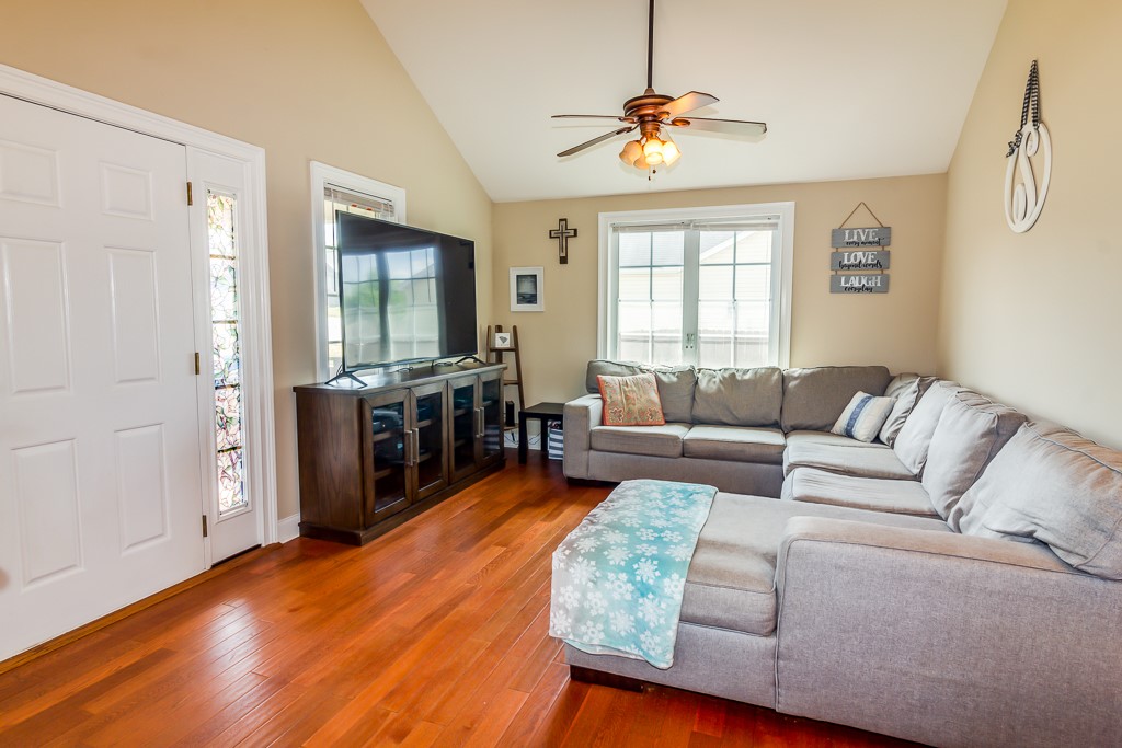 107 Veranda Circle Pendleton, SC 29670 - Photo 3 of 23 Family Room