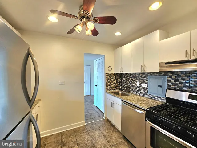 $207,000 | 5340 Holmes Run Parkway, Unit 1410, Alexandria, VA 22304