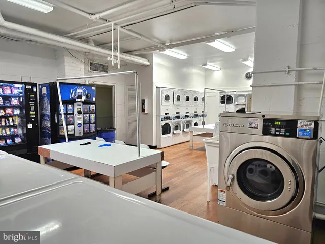 $207,000 | 5340 Holmes Run Parkway, Unit 1410, Alexandria, VA 22304