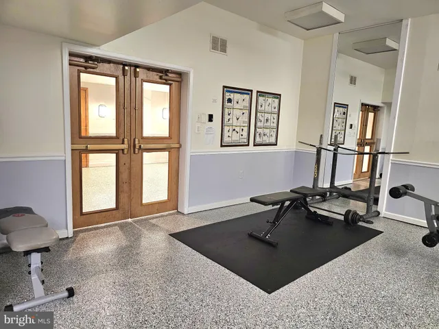 $207,000 | 5340 Holmes Run Parkway, Unit 1410, Alexandria, VA 22304