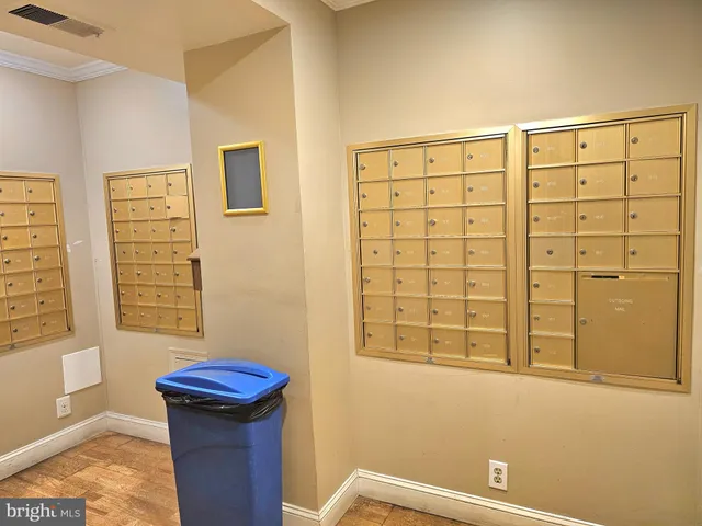 $207,000 | 5340 Holmes Run Parkway, Unit 1410, Alexandria, VA 22304