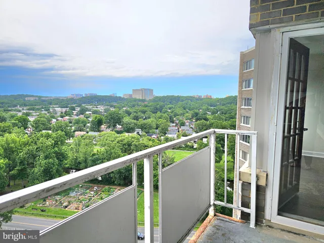 $207,000 | 5340 Holmes Run Parkway, Unit 1410, Alexandria, VA 22304