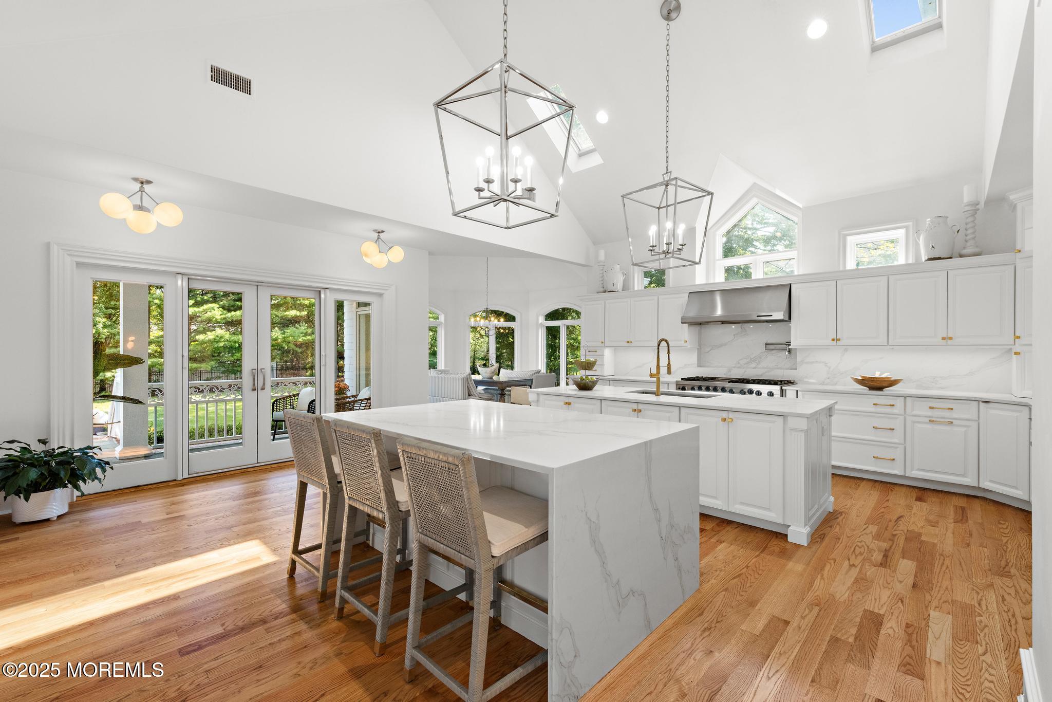 129 Ave Of Two Rivers Rumson, NJ 07760 - Photo 6 of 55 129 Avenue of Two Rivers (48)