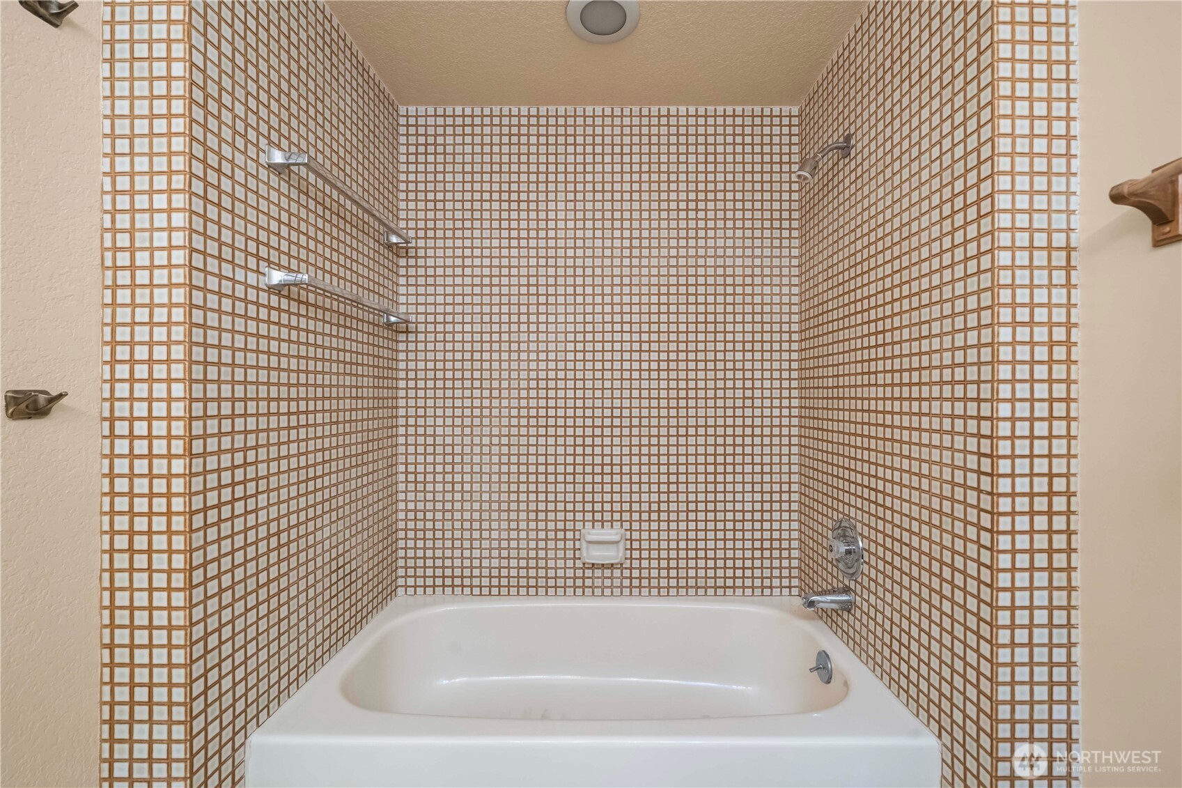 3811 South 255th Place Kent, WA 98032 - Photo 20 of 30 a bathroom with a bathtub