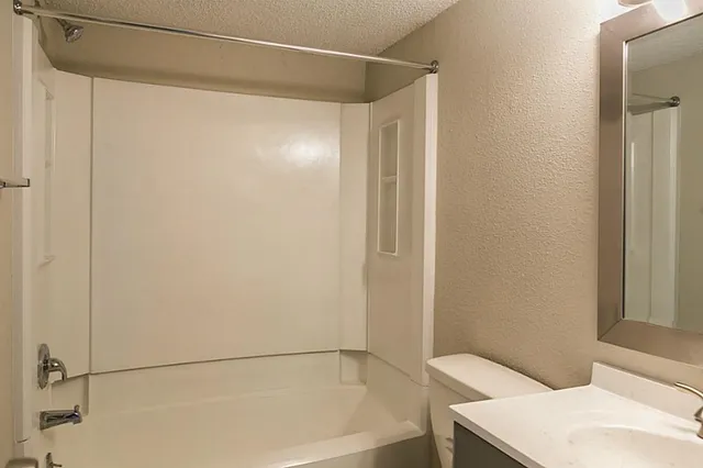 $132,500 | 11963 Bob White Drive, Unit 854, Houston, TX 77035