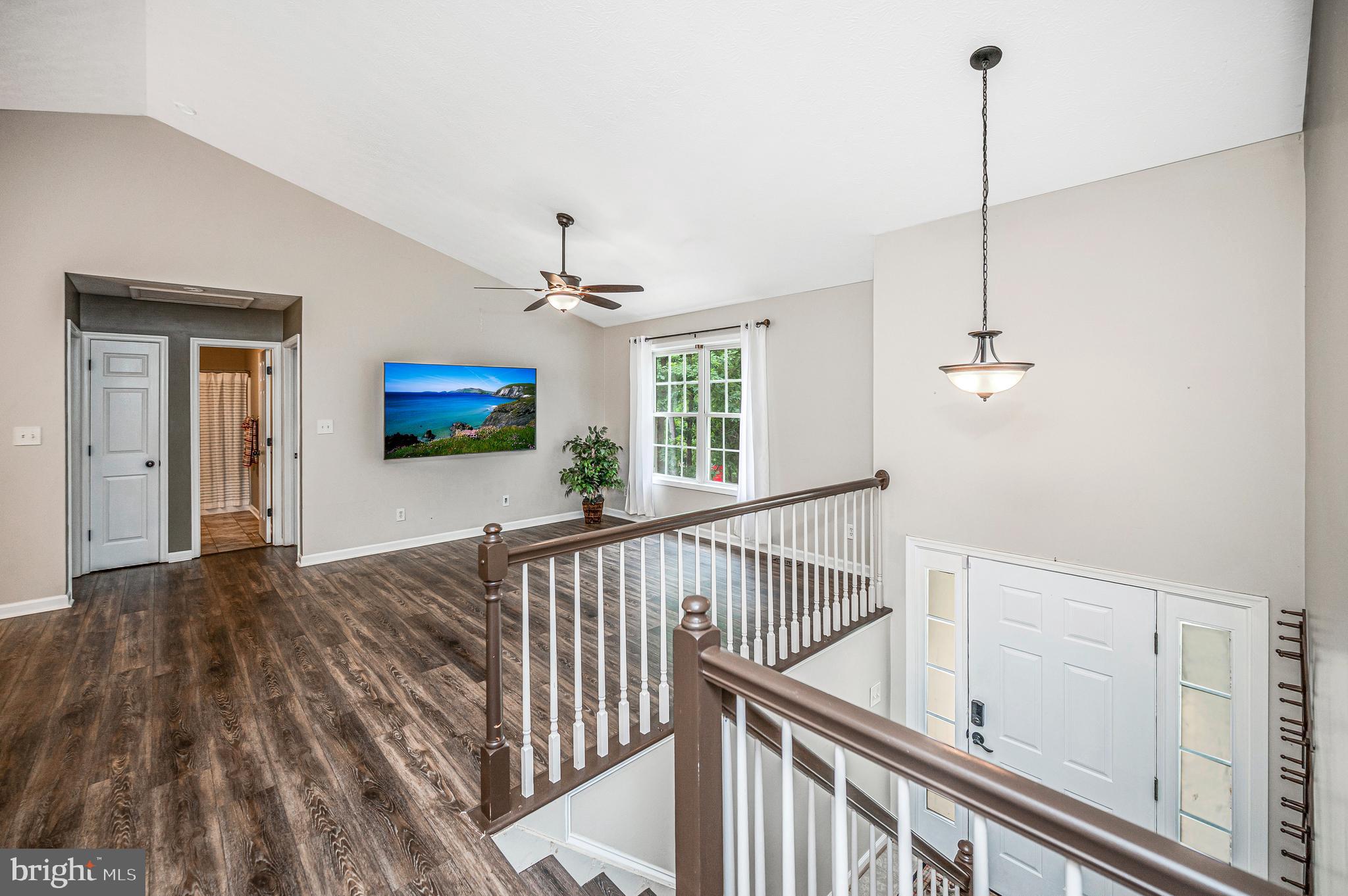 305 Birdie Road Locust Grove, VA 22508 - Photo 5 of 64 living room area streetside