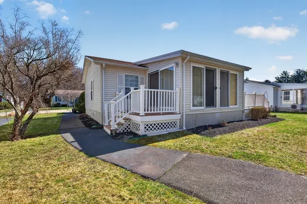 $304,900 | 89 Trailwood Drive, Bridgewater, MA 02324
