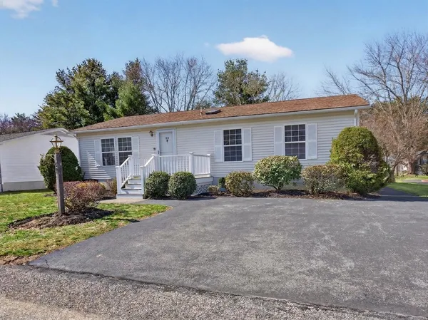 $304,900 | 89 Trailwood Drive, Bridgewater, MA 02324