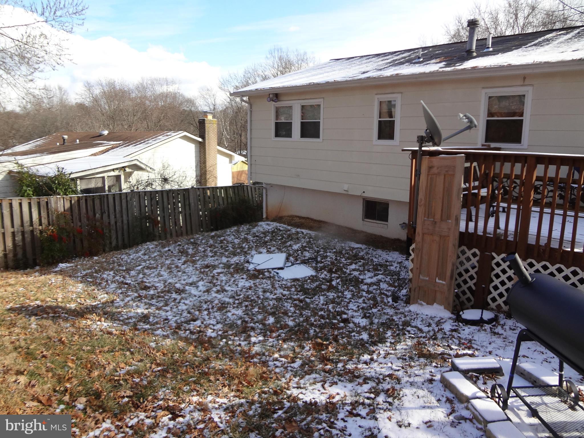 13634 Kingsman Road Woodbridge, VA 22193 - Photo 26 of 30 Exterior (Rear)